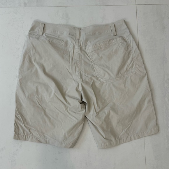 Under Armour Golf Shorts - Picture 3 of 4